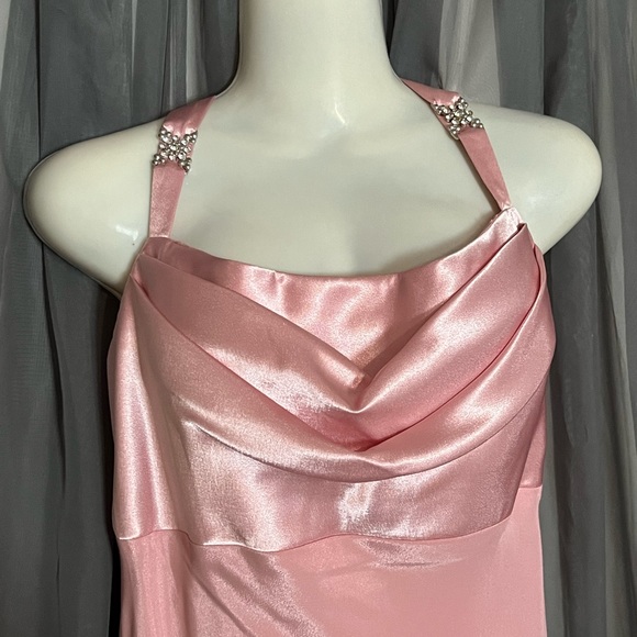 Ladies Blush formal dress - Picture 3 of 8